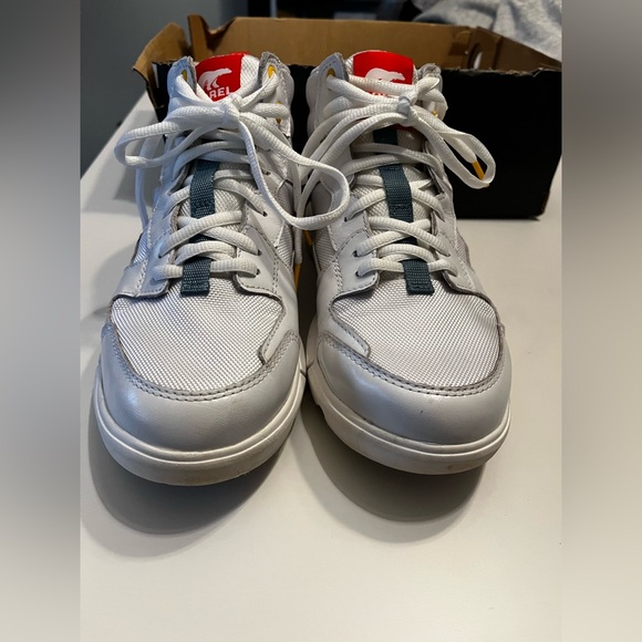 Sorel explorer II mid top waterproof sneaker sz 8.5 - Picture 3 of 9